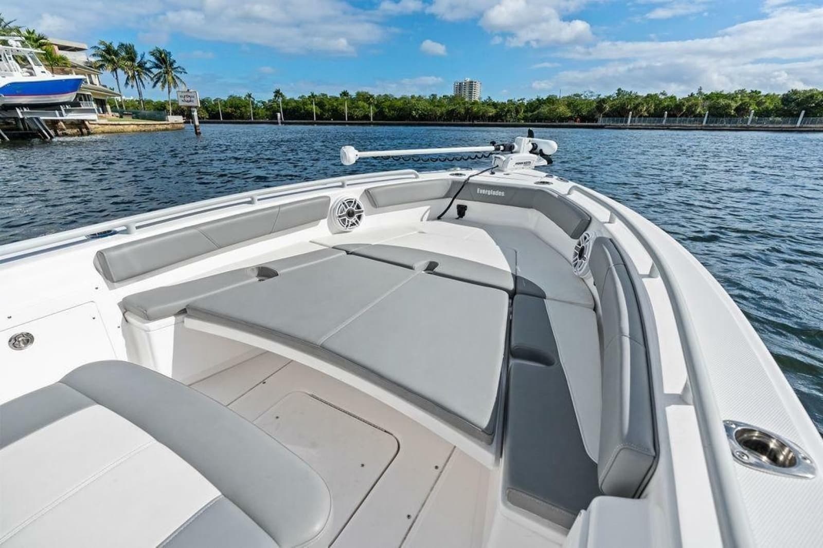 2023 Everglades 243 Center Console - Photo 17