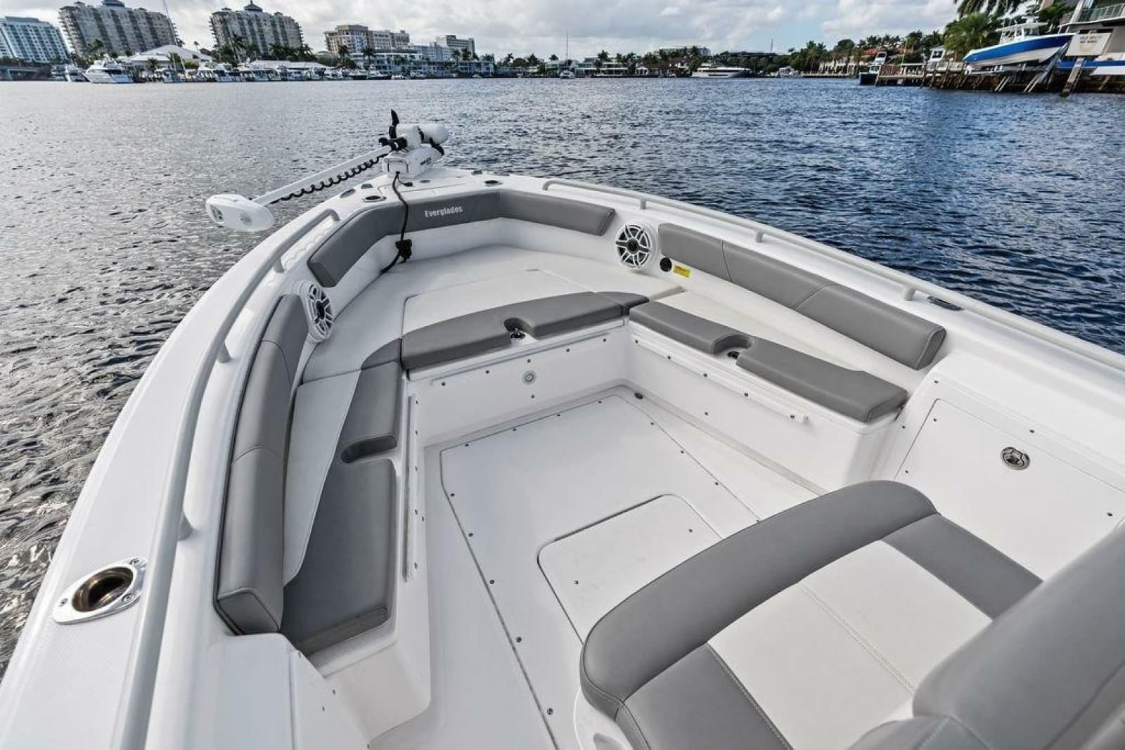 2023 Everglades 243 Center Console - Photo 24