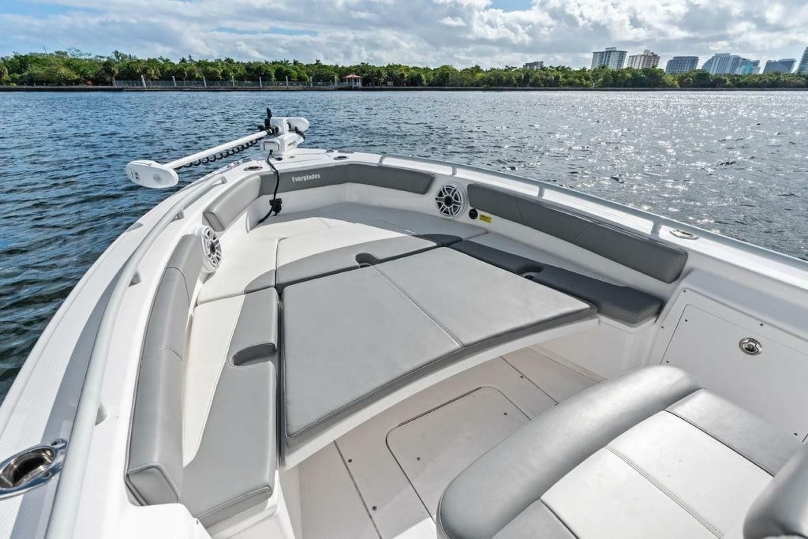 2023 Everglades 243 Center Console - Photo 16