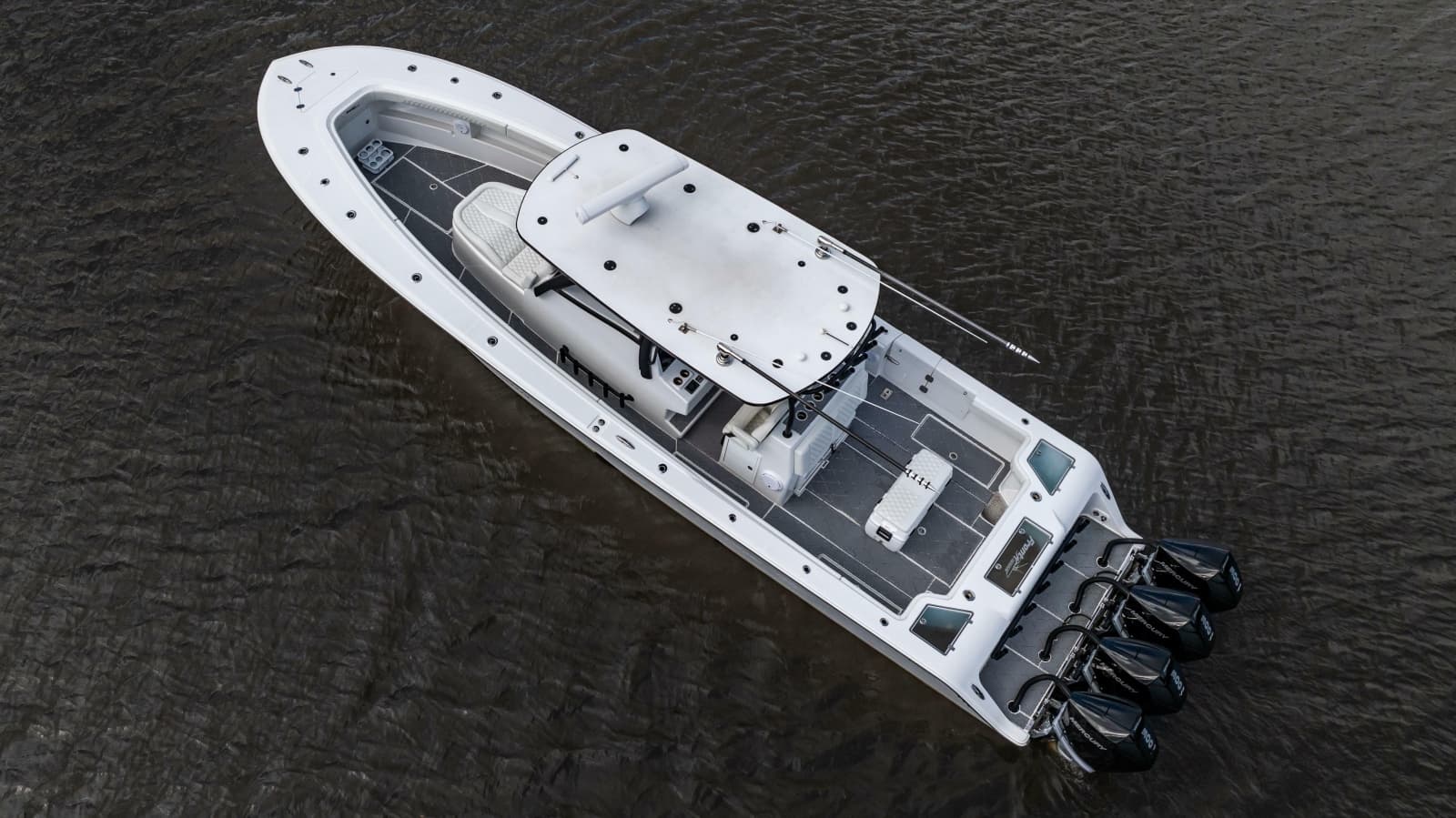 2023 Front Runner 39 Center Console - Photo 2