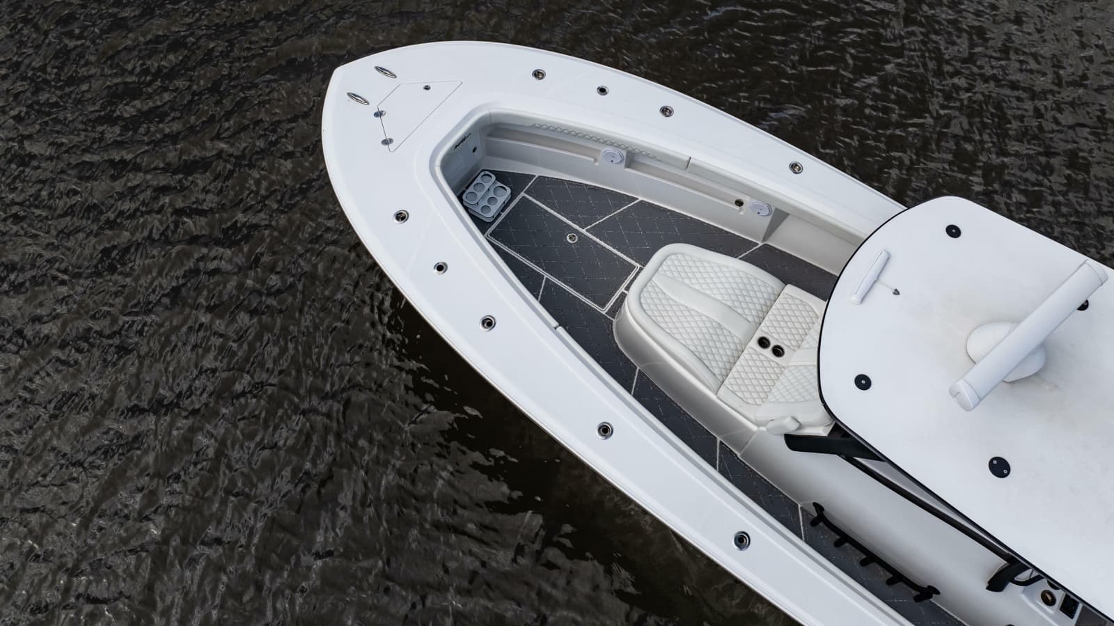 2023 Front Runner 39 Center Console - Photo 3