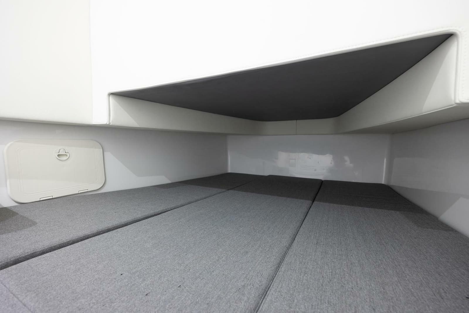 2023 Front Runner 39 Center Console - Photo 24