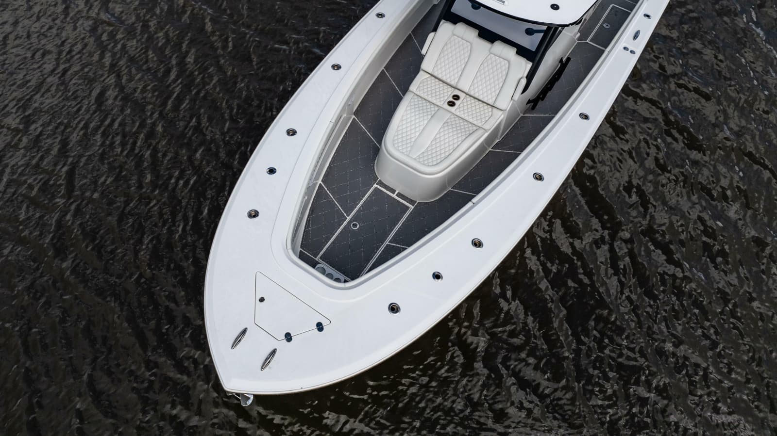 2023 Front Runner 39 Center Console - Photo 4