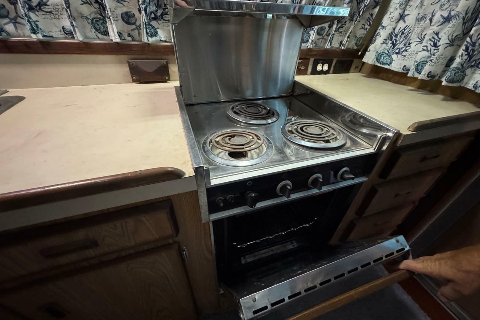 1979 Bertram 38 Convertible - Photo 18