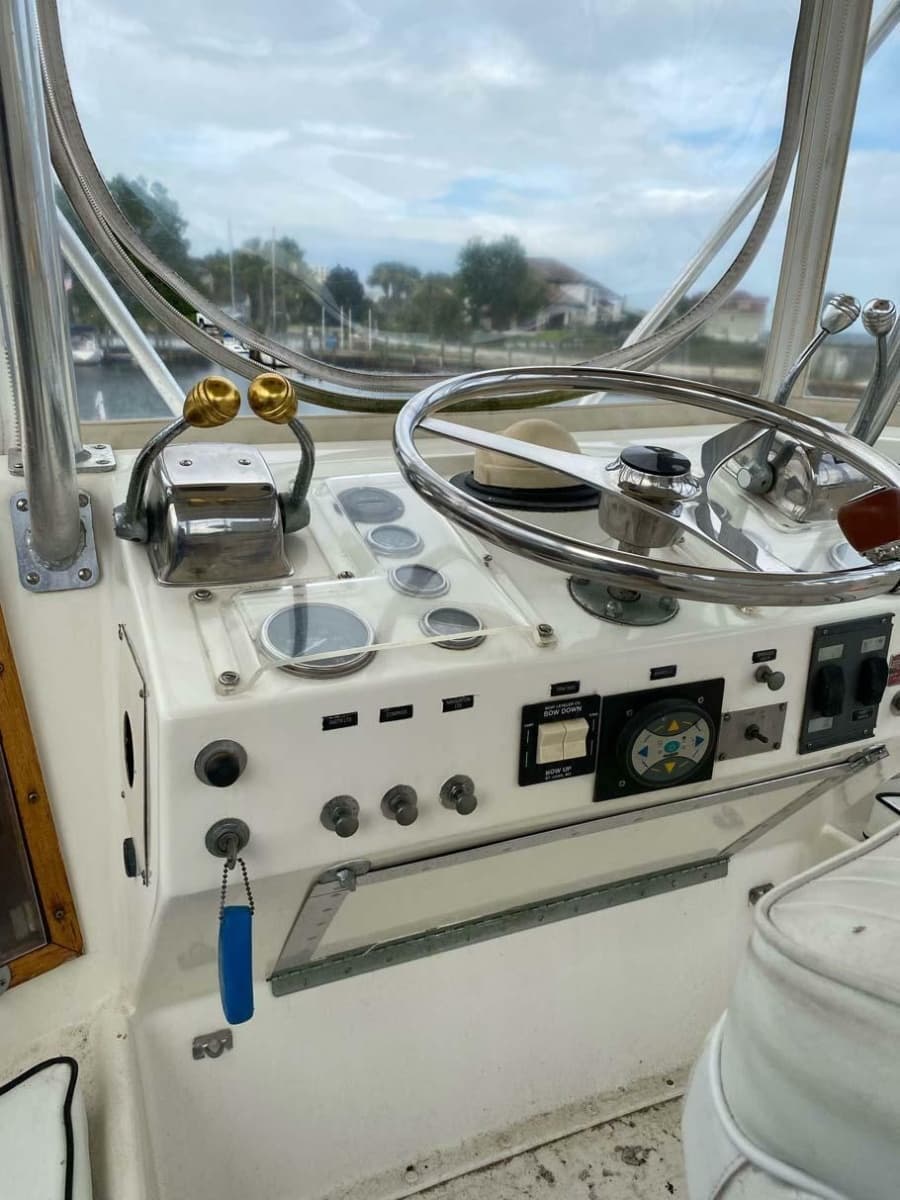1975 Hatteras 36 Convertible - Photo 45