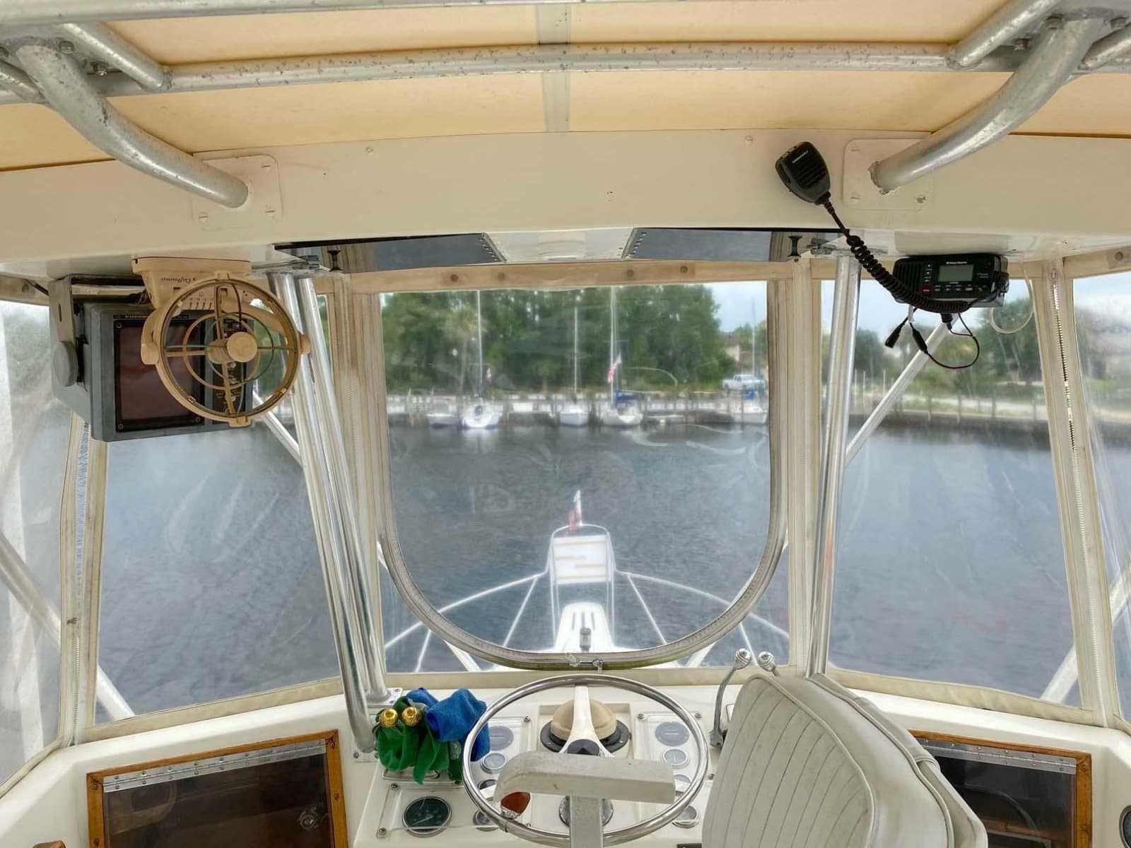 1975 Hatteras 36 Convertible - Photo 43