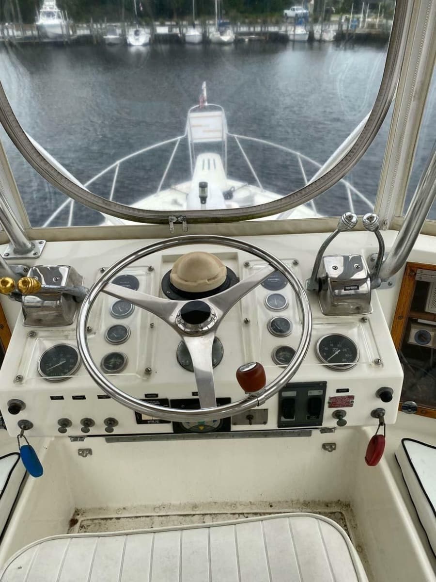 1975 Hatteras 36 Convertible - Photo 44