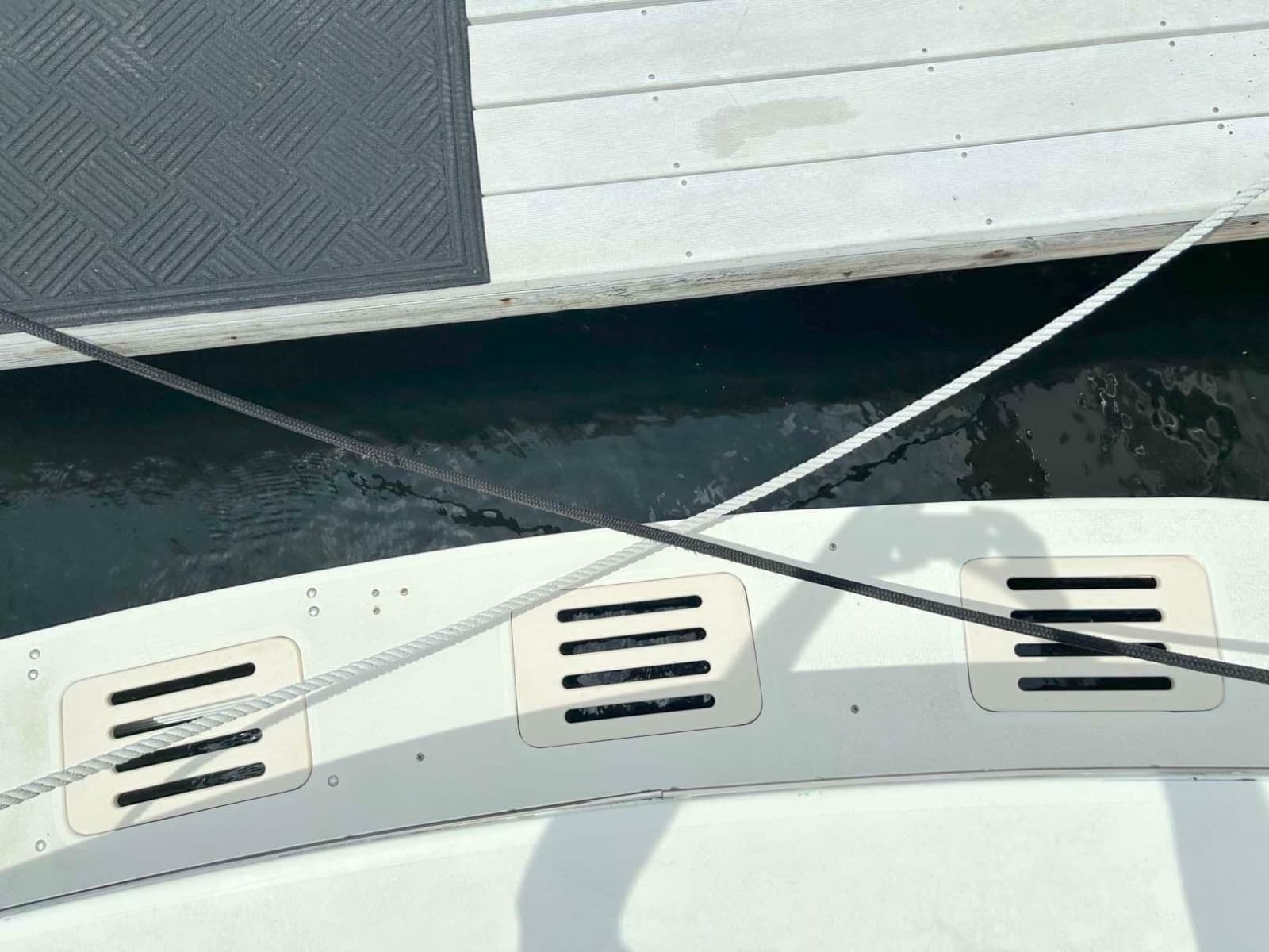 1975 Hatteras 36 Convertible - Photo 9