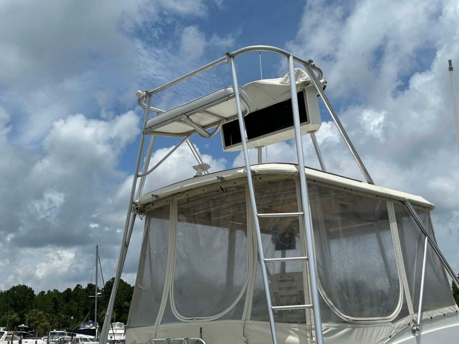 1975 Hatteras 36 Convertible - Photo 49