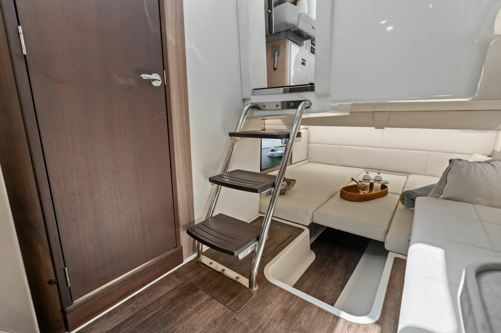 2022 Regal 36 XO - Photo 29