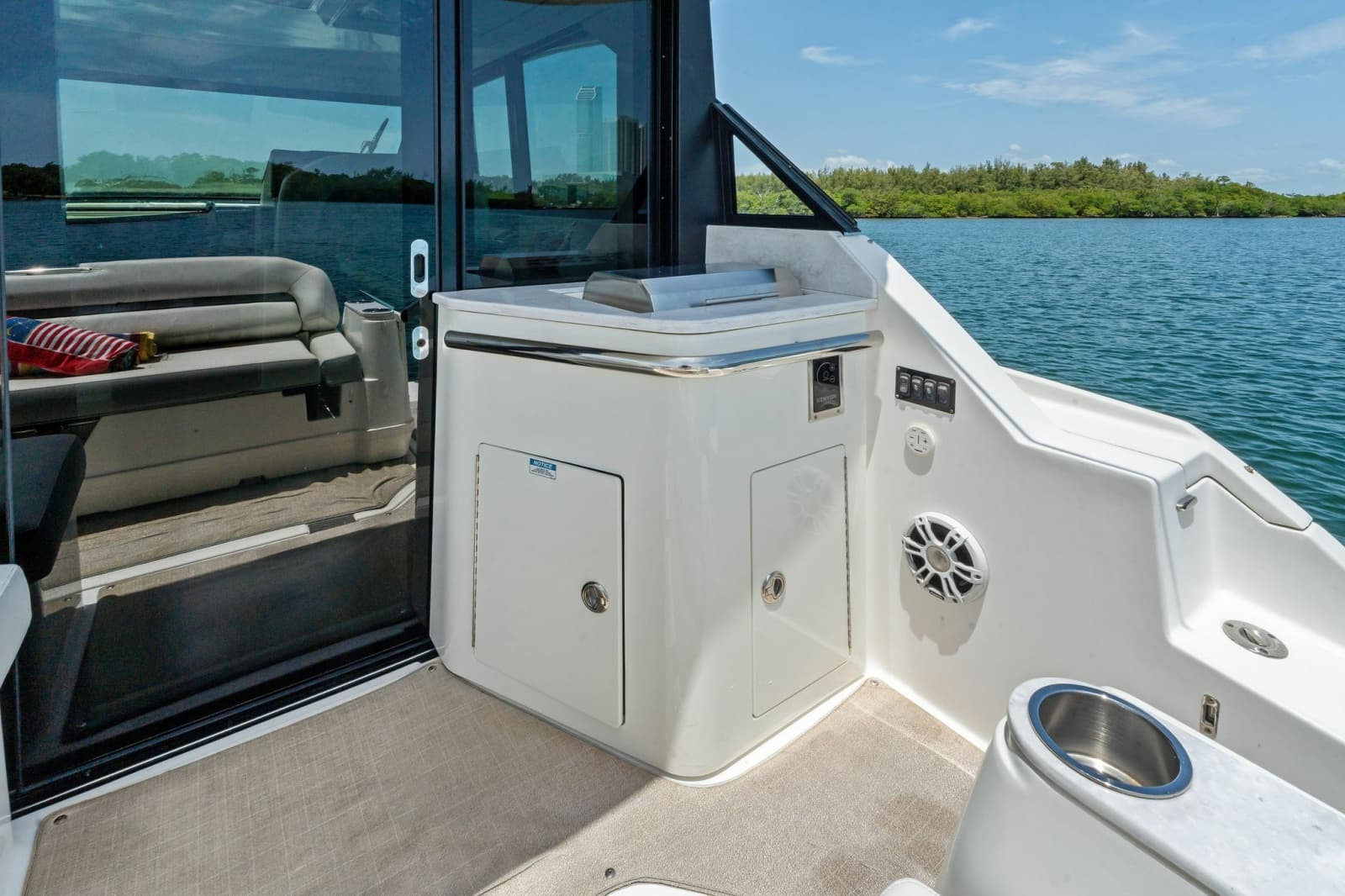 2022 Regal 36 XO - Photo 12