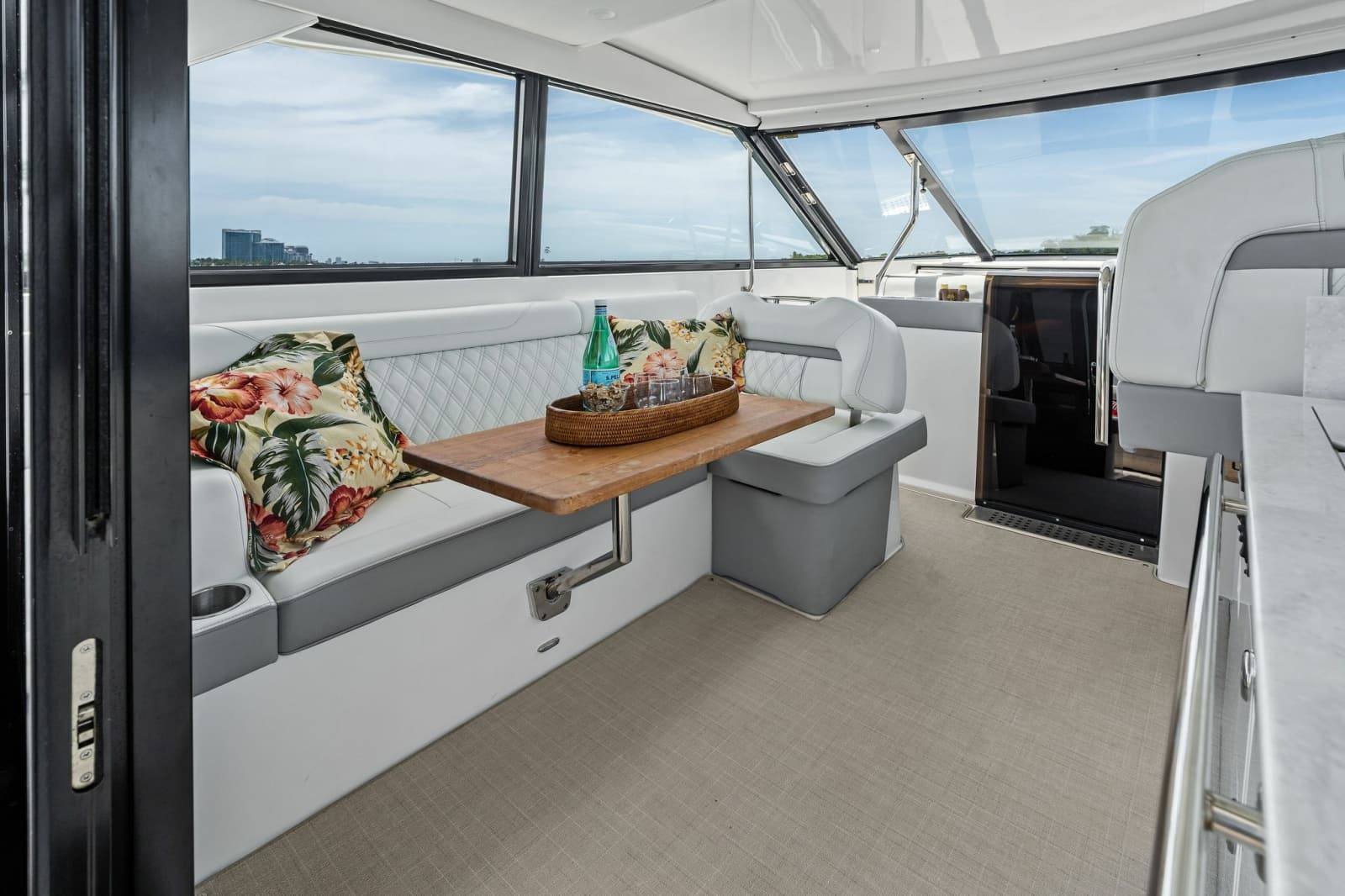 2022 Regal 36 XO - Photo 26