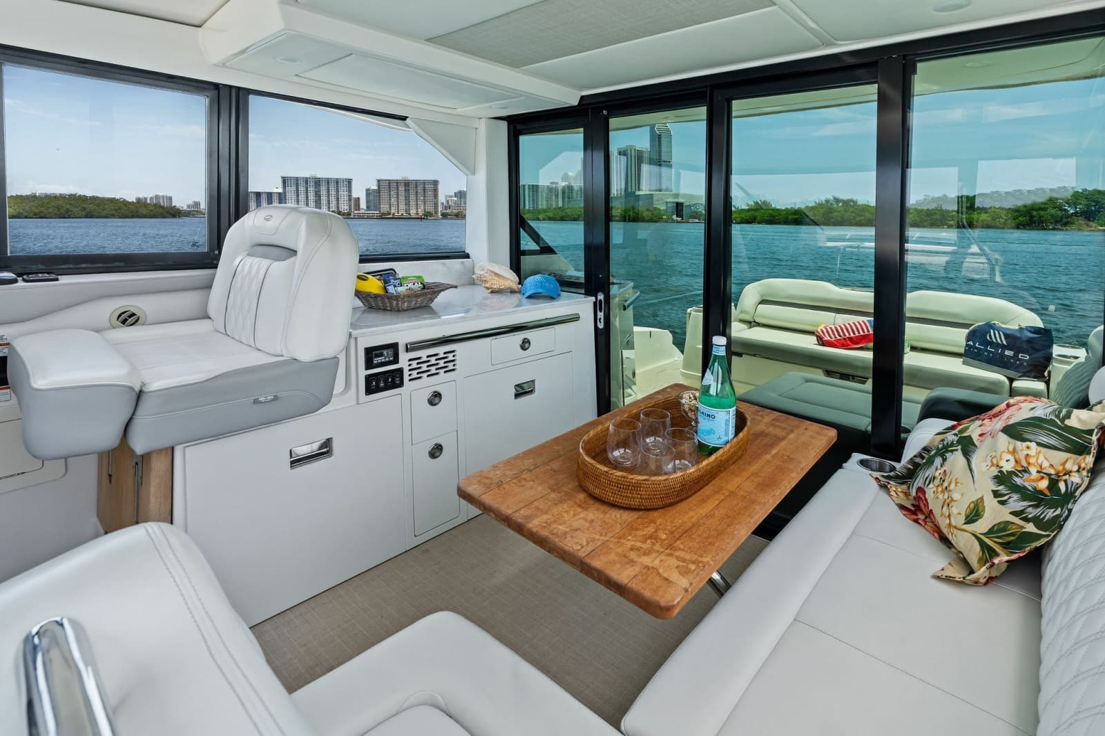 2022 Regal 36 XO - Photo 23