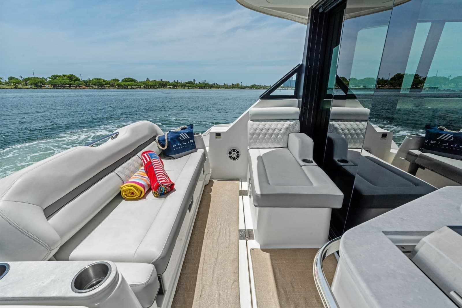 2022 Regal 36 XO - Photo 8