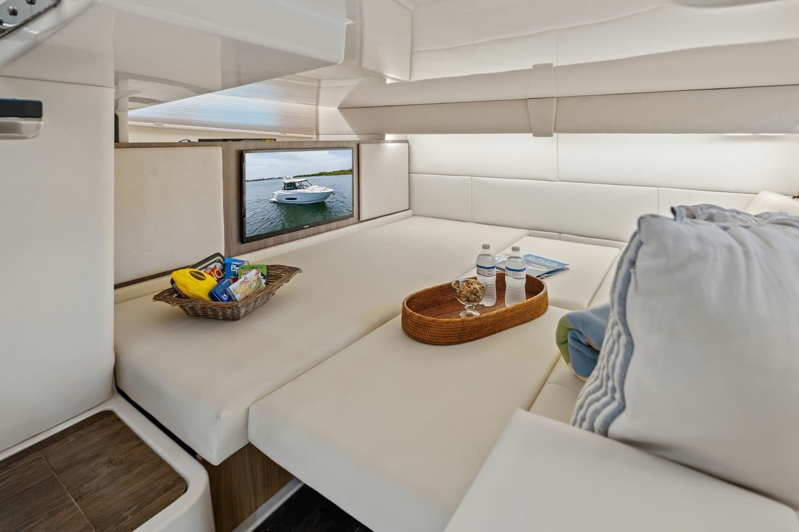 2022 Regal 36 XO - Photo 31
