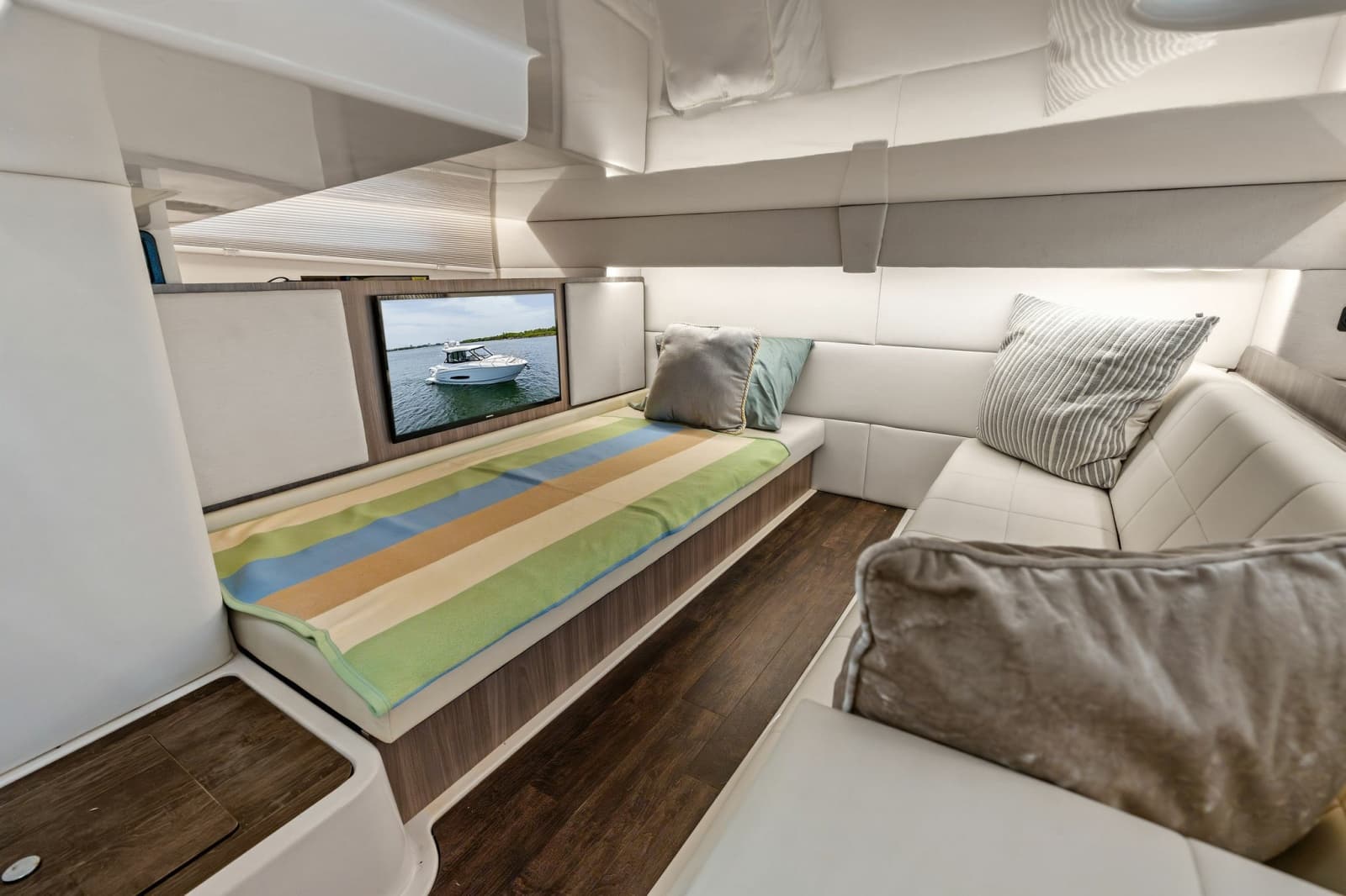 2022 Regal 36 XO - Photo 35