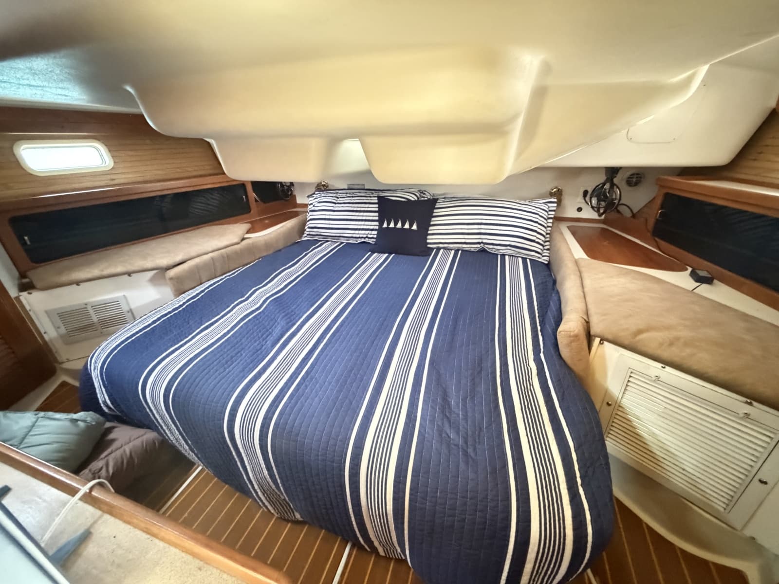 1995 Catalina 400 - Photo 33