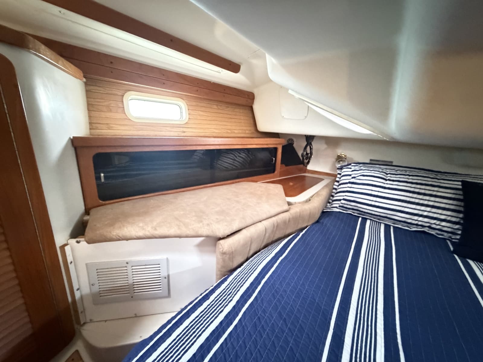 1995 Catalina 400 - Photo 35