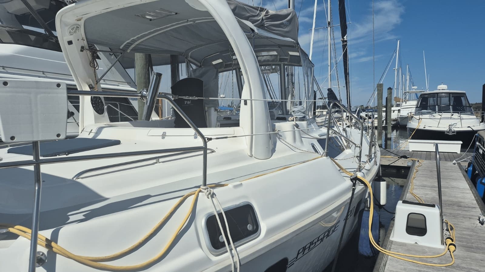 1998 Hunter 420 Passage Center Cockpit - Photo 8