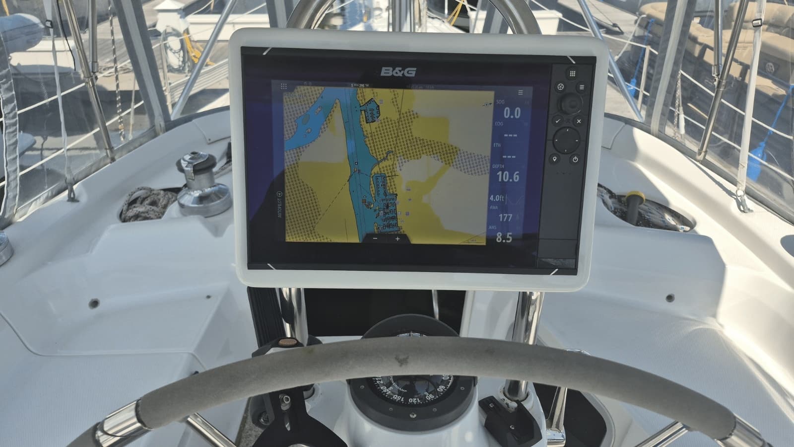 1998 Hunter 420 Passage Center Cockpit - Photo 16