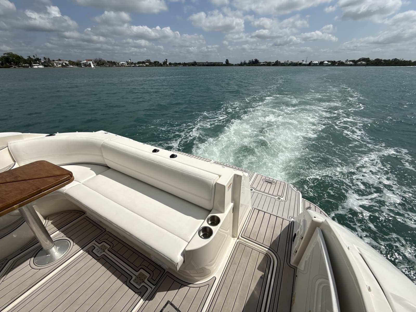 2006 Cruisers Yachts 420 Express - Photo 17