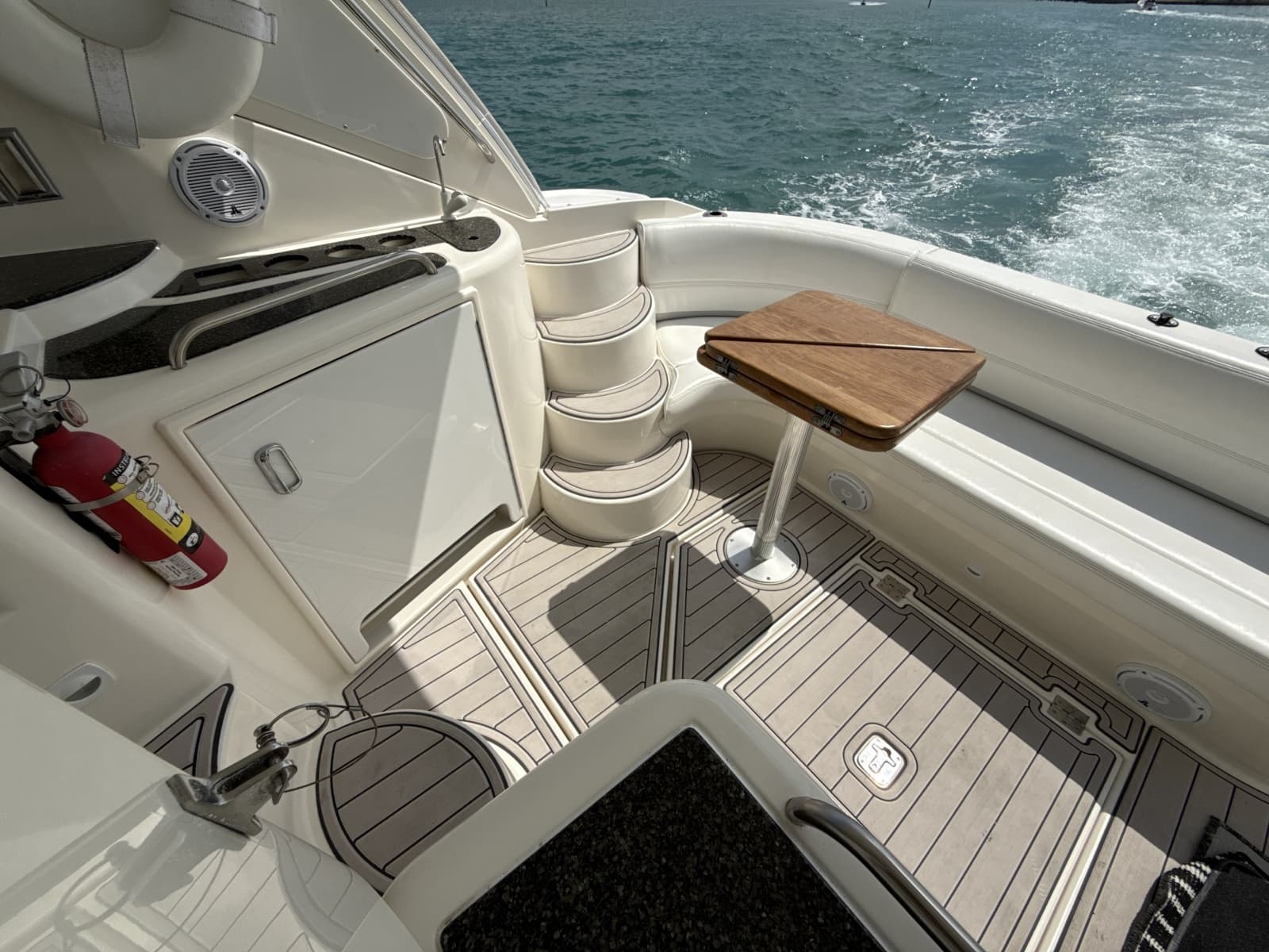 2006 Cruisers Yachts 420 Express - Photo 14