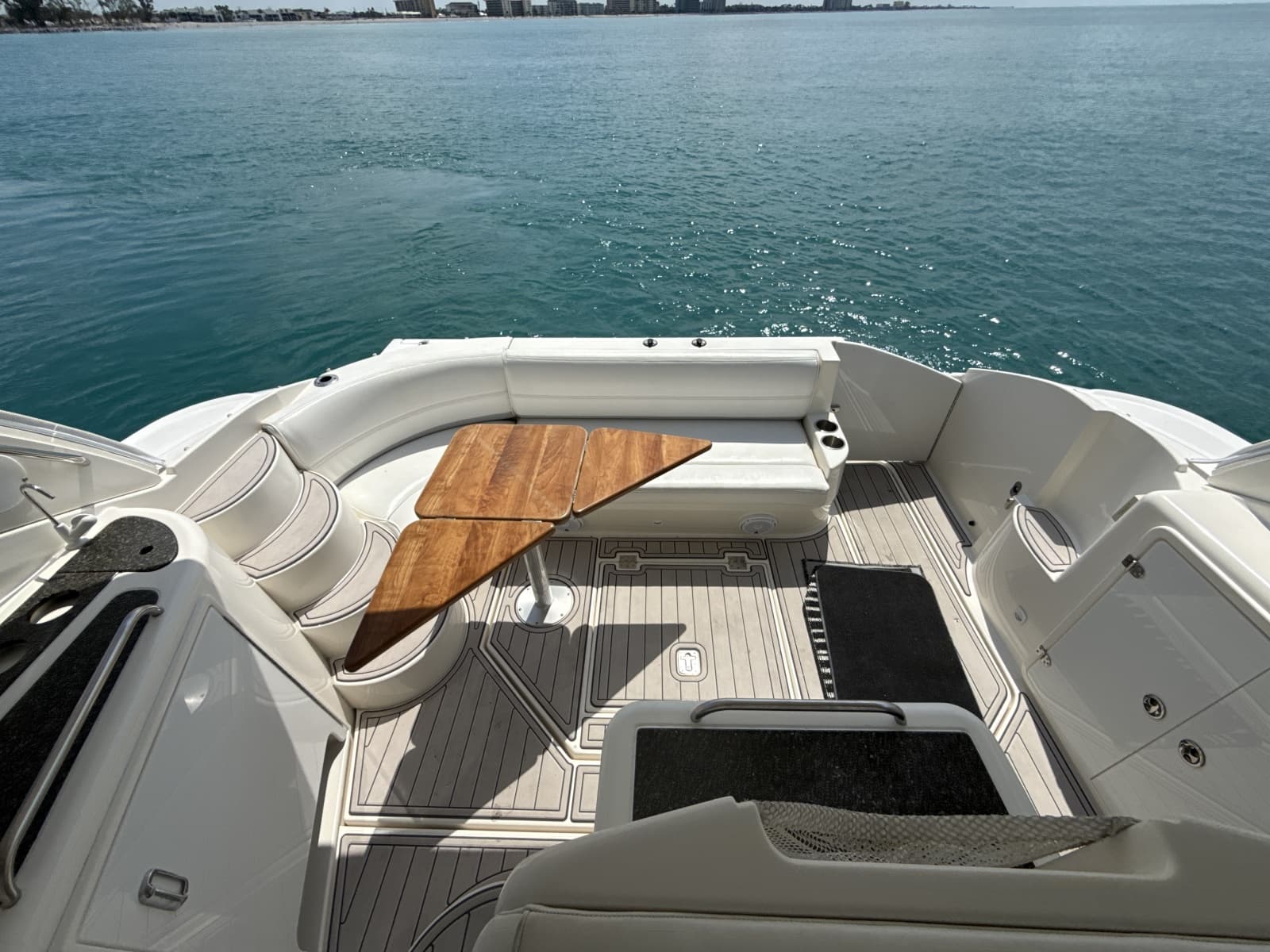 2006 Cruisers Yachts 420 Express - Photo 13