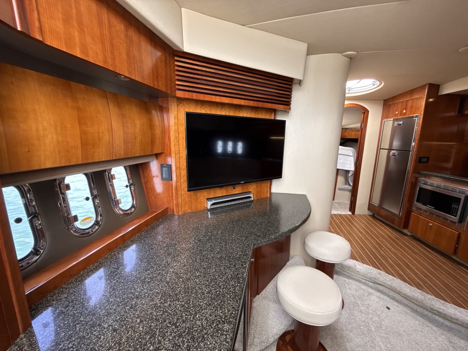 2006 Cruisers Yachts 420 Express - Photo 37