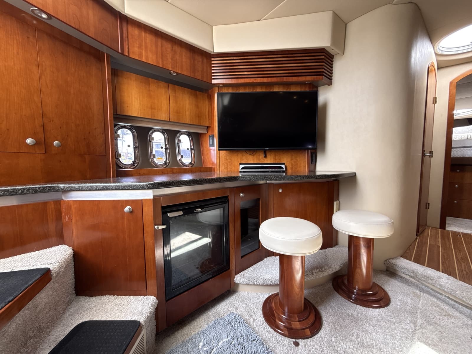 2006 Cruisers Yachts 420 Express - Photo 26