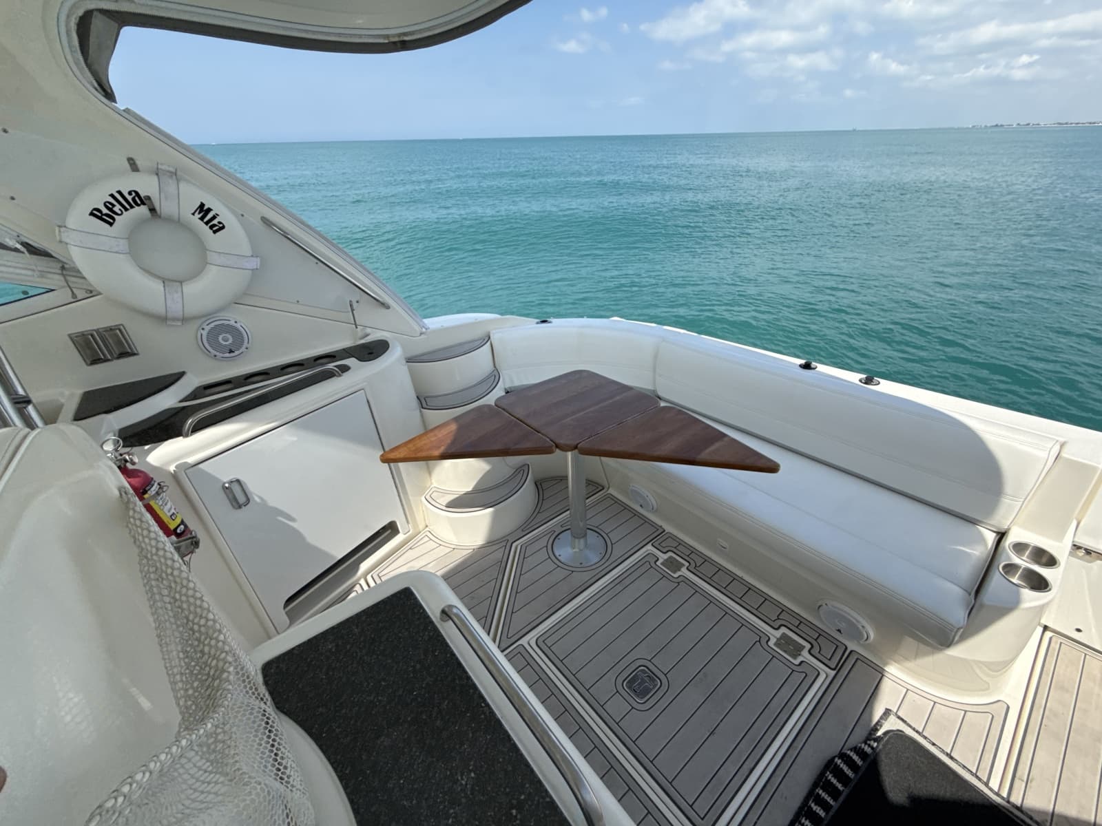 2006 Cruisers Yachts 420 Express - Photo 12