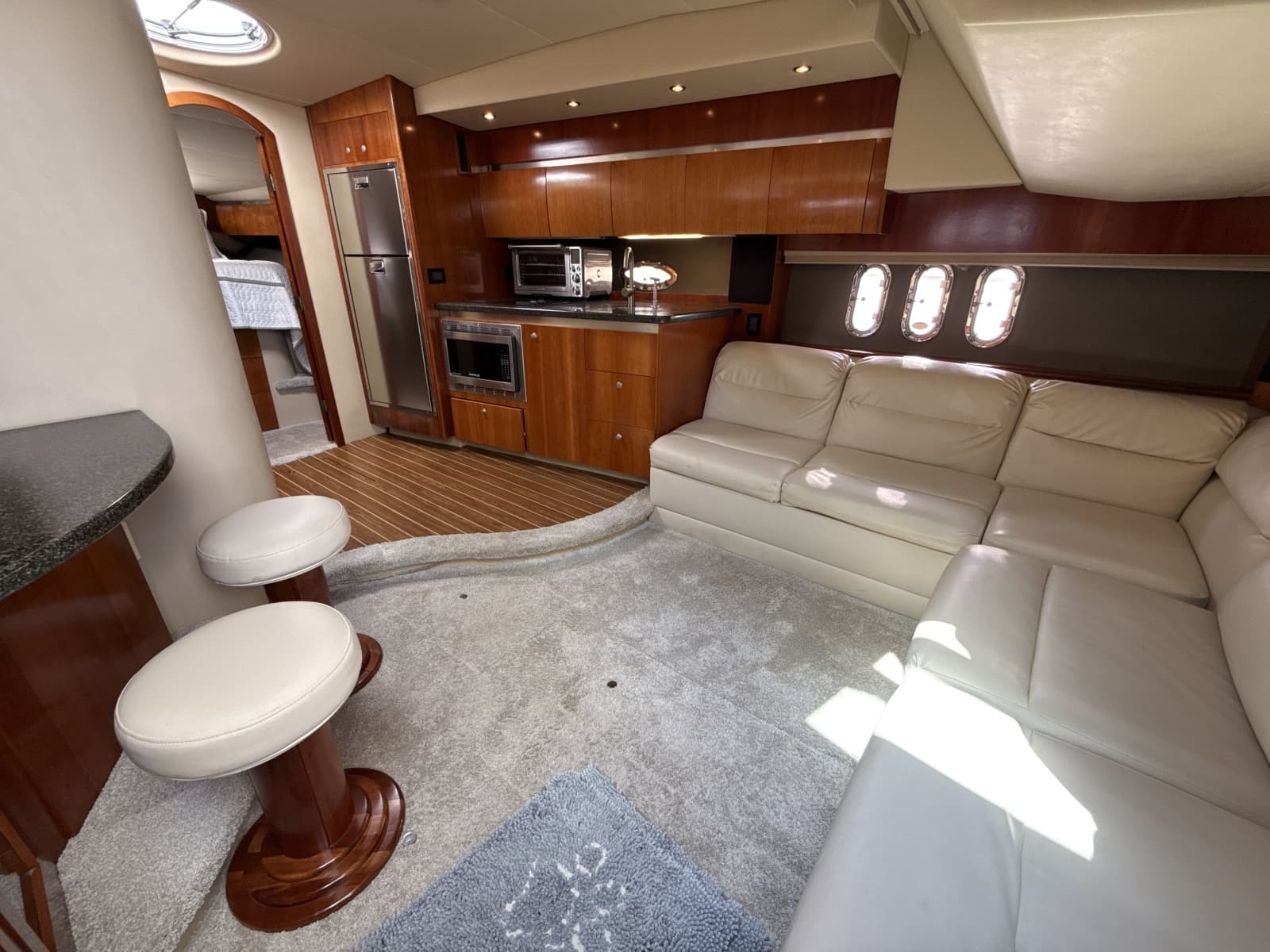 2006 Cruisers Yachts 420 Express - Photo 38