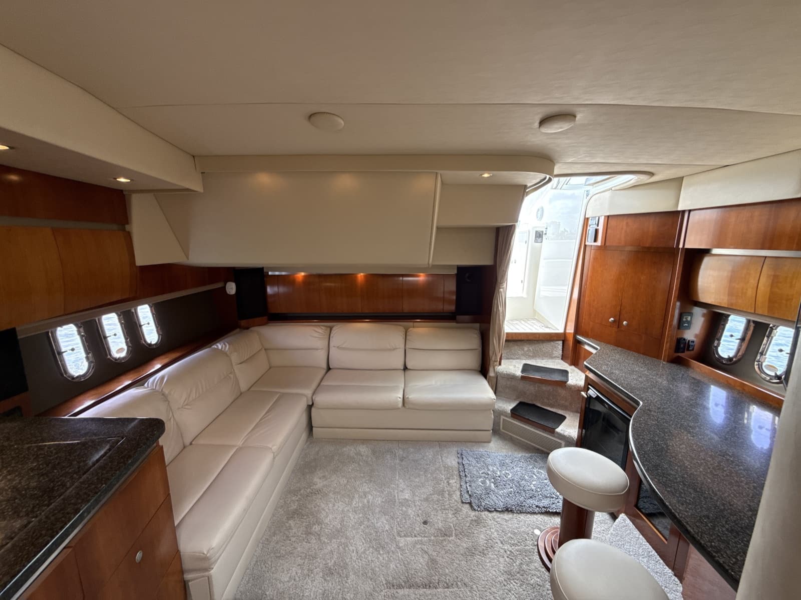 2006 Cruisers Yachts 420 Express - Photo 35