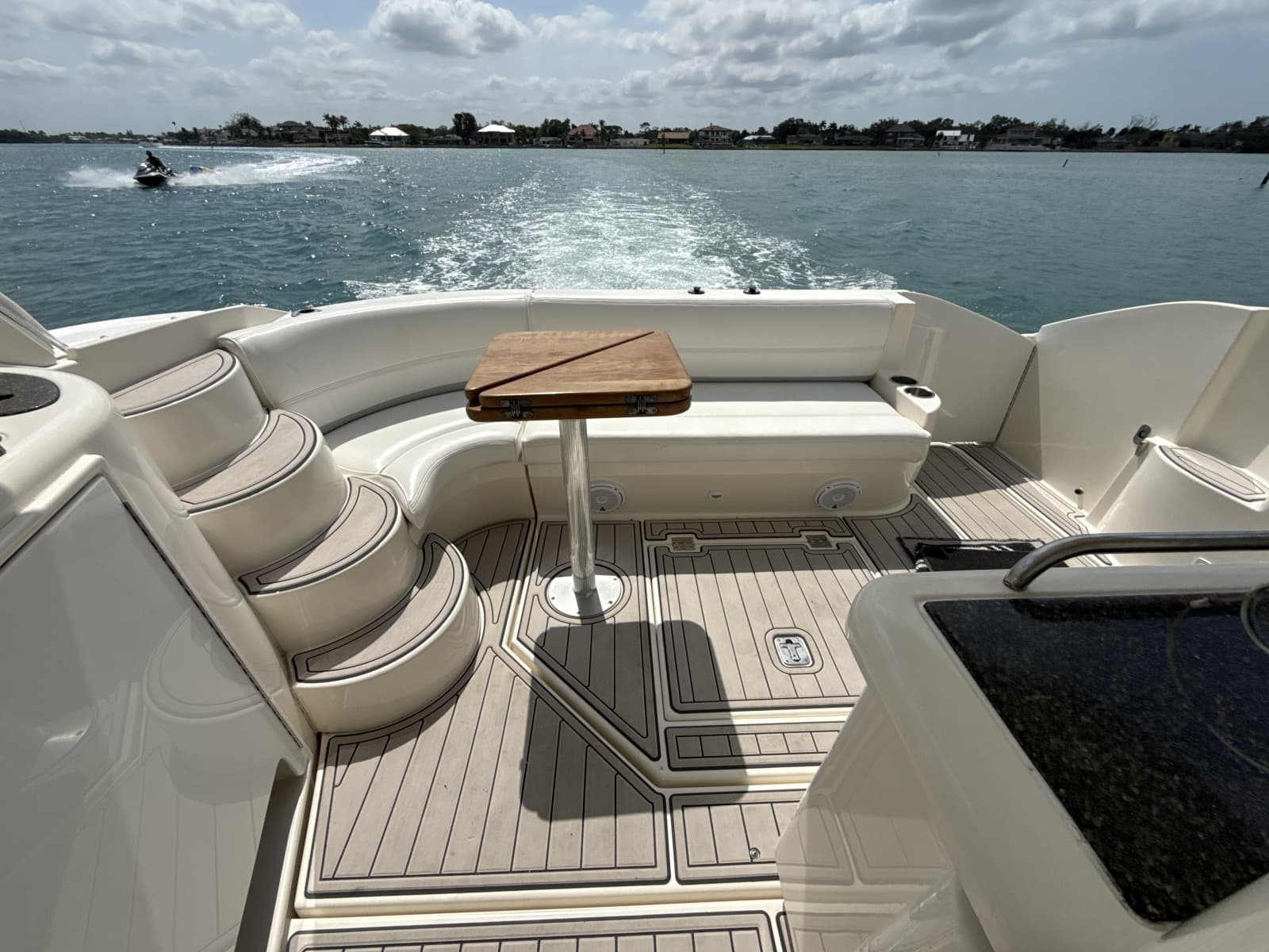 2006 Cruisers Yachts 420 Express - Photo 15