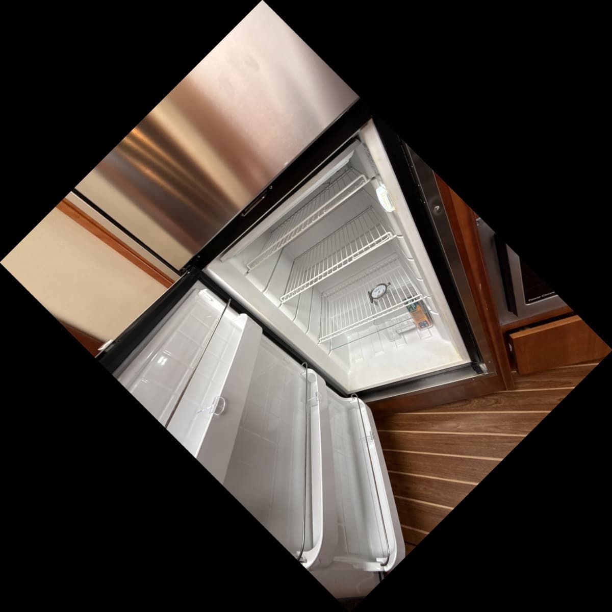 2006 Cruisers Yachts 420 Express - Photo 33