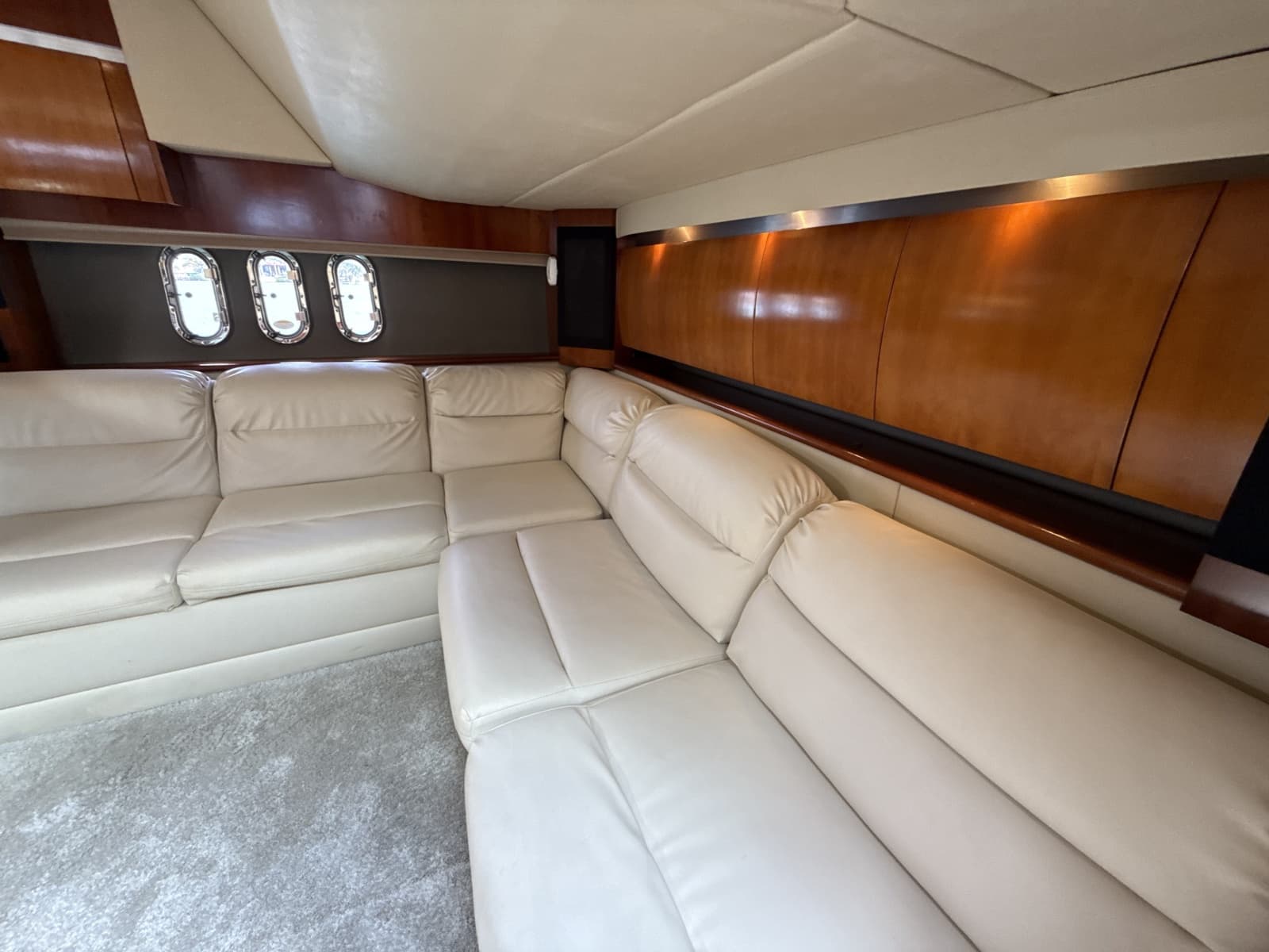 2006 Cruisers Yachts 420 Express - Photo 31
