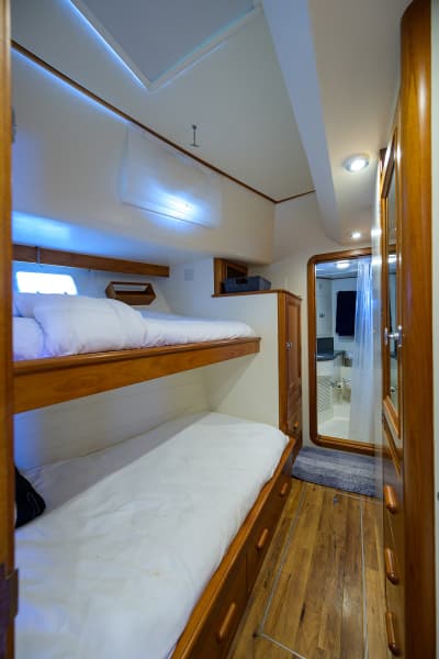 2003 New England Boatworks Enclosed Raised Pilothouse - Photo 41