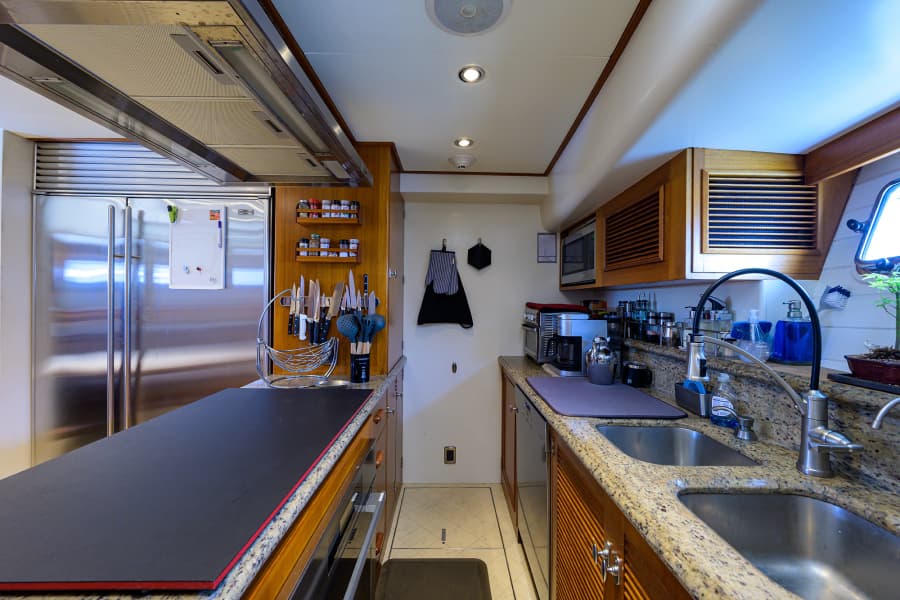 2003 New England Boatworks Enclosed Raised Pilothouse - Photo 21