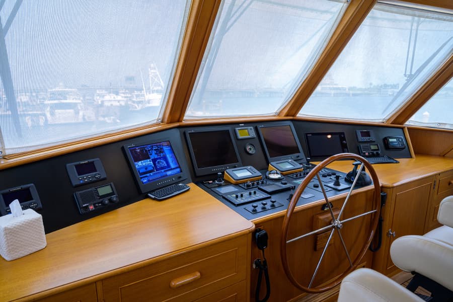 2003 New England Boatworks Enclosed Raised Pilothouse - Photo 37