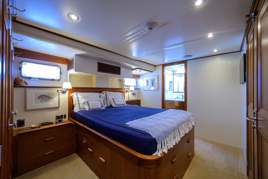 2003 New England Boatworks Enclosed Raised Pilothouse - Photo 22