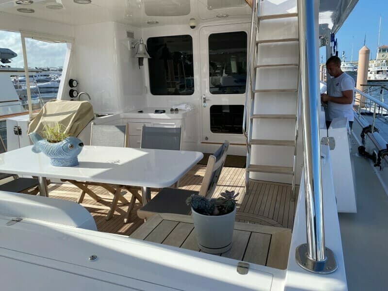 2003 New England Boatworks Enclosed Raised Pilothouse - Photo 6