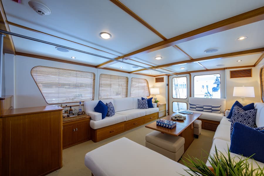 2003 New England Boatworks Enclosed Raised Pilothouse - Photo 10