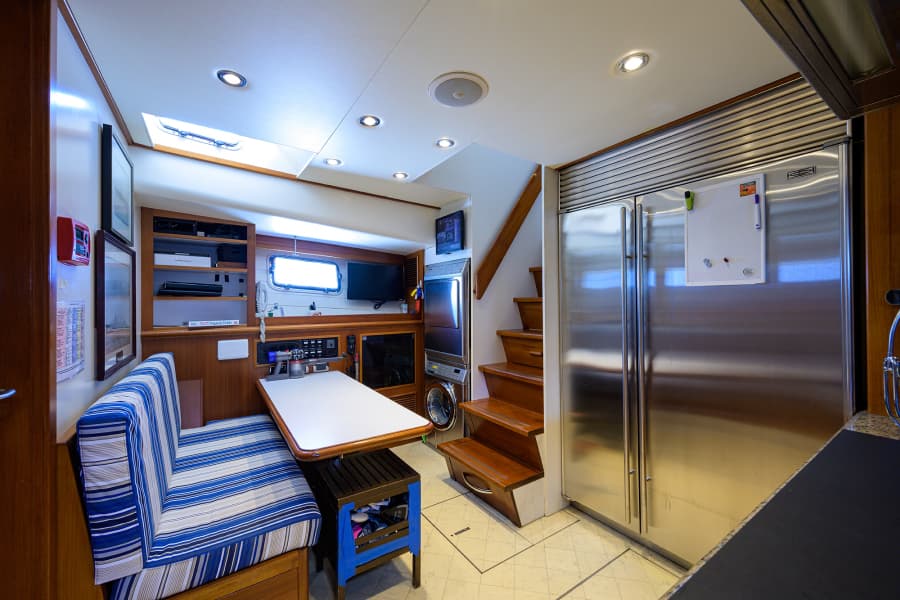2003 New England Boatworks Enclosed Raised Pilothouse - Photo 19
