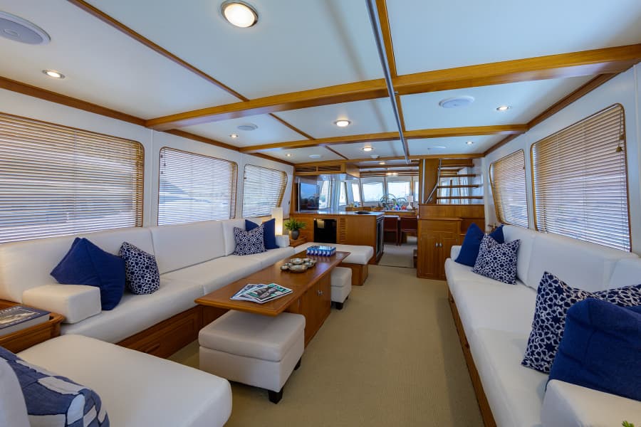 2003 New England Boatworks Enclosed Raised Pilothouse - Photo 8
