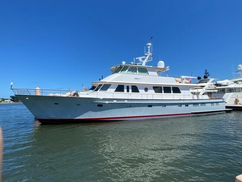 2003 New England Boatworks Enclosed Raised Pilothouse - Photo 2