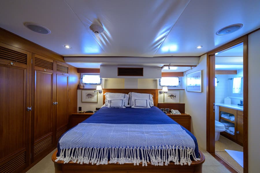 2003 New England Boatworks Enclosed Raised Pilothouse - Photo 25