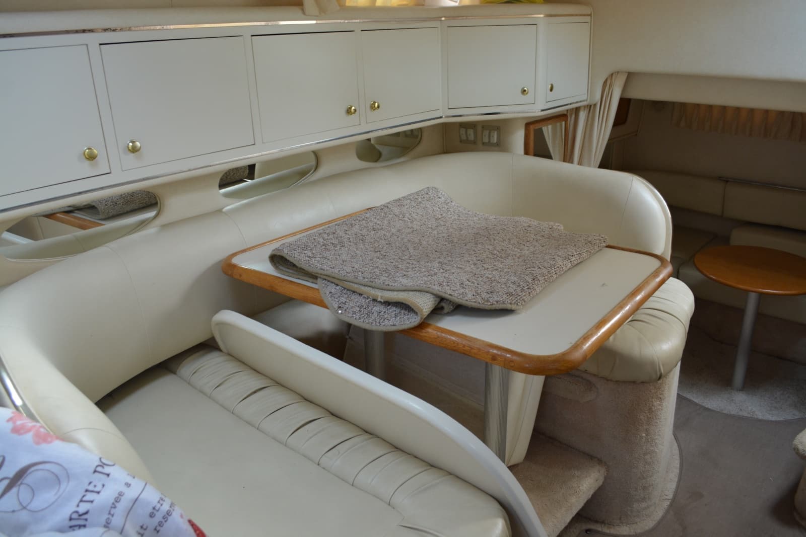 1999 Sea Ray 310 Sundancer - Photo 18