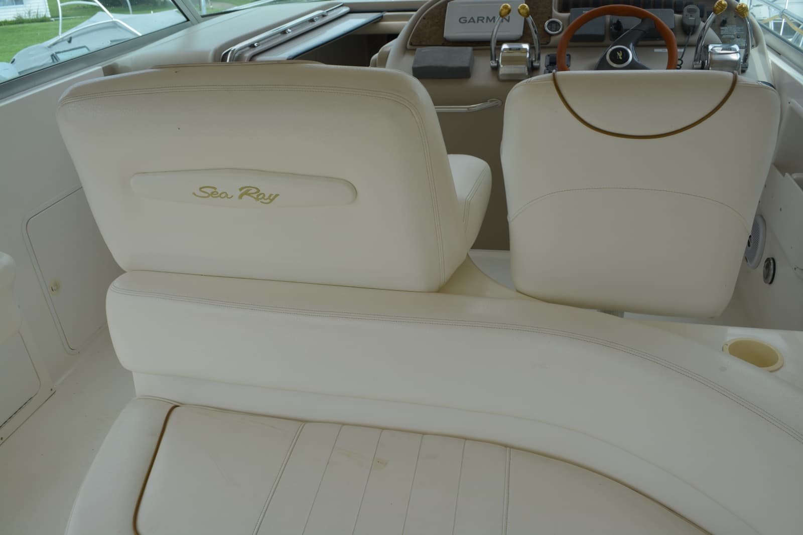 1999 Sea Ray 310 Sundancer - Photo 10