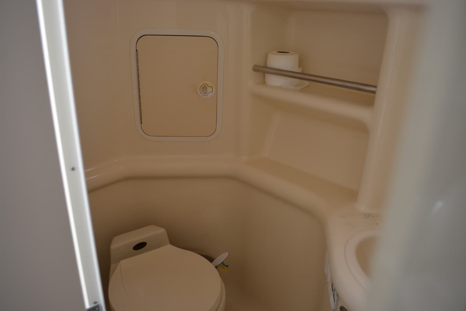 1999 Sea Ray 310 Sundancer - Photo 23