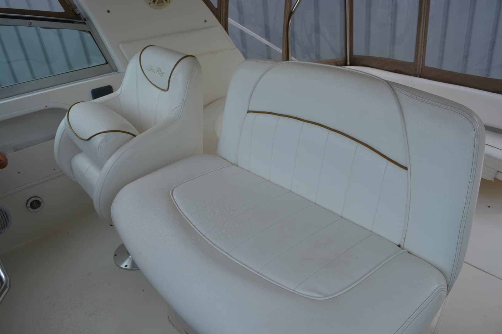 1999 Sea Ray 310 Sundancer - Photo 14