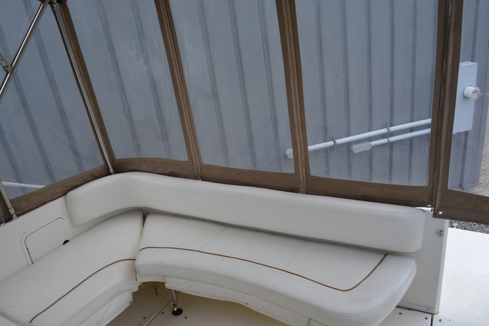 1999 Sea Ray 310 Sundancer - Photo 12